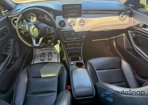 2015 Mercedes-Benz Cla 250 z USA, uszkodzony, nr VIN WDDSJ4EB3FN17995